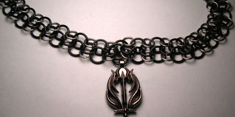 Dragon Age Templar Necklace 2